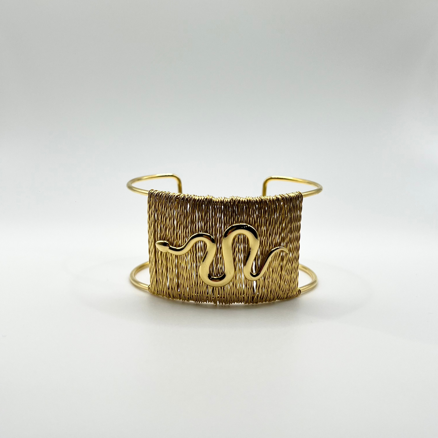 Snake cuff